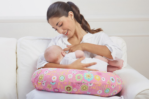  Cómo utilizar una almohada para la alimentación.