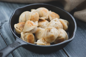  Wie Knödel in einer Pfanne braten