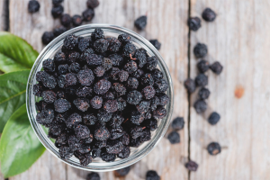  How to dry black chokeberry