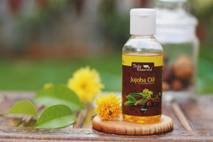  Application of jojoba oil for hair