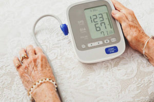  How to choose a blood pressure monitor for home use