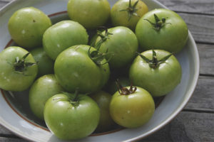  De voordelen en schade van groene tomaten