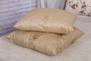  Camel wool cushions