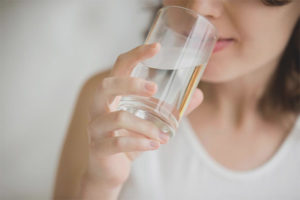  Na hoeveel u na een maaltijd water kunt drinken