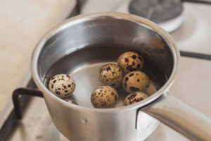  Hoe en hoeveel kwarteleitjes koken